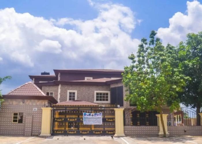 Cute Villa Hotel and Suites