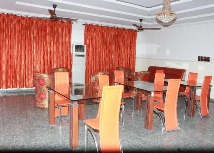 L & L Executive Hotels and Suites