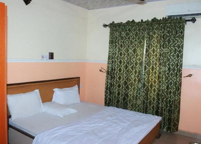 L & L Executive Hotels and Suites