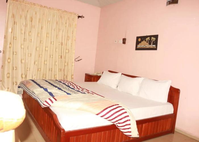 Emrosy Hotels