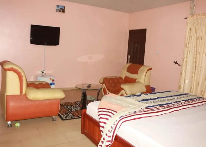 Emrosy Hotels
