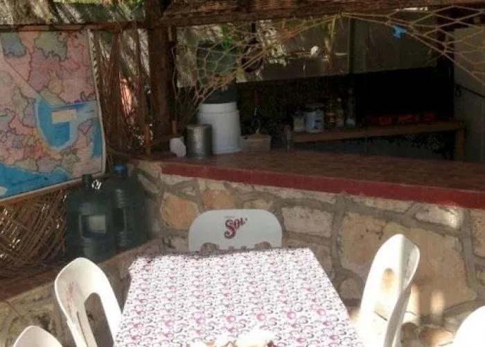 Yaxche Centro Hostal y Camping