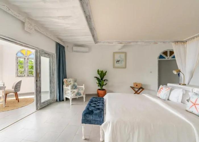 Chale Island Resort