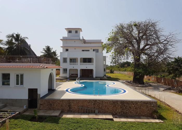 Queens Chateau Boutique Villa
