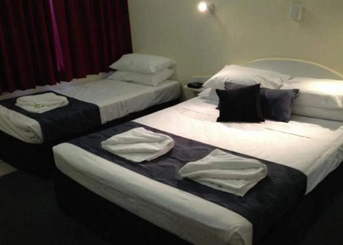 Parkside Motel