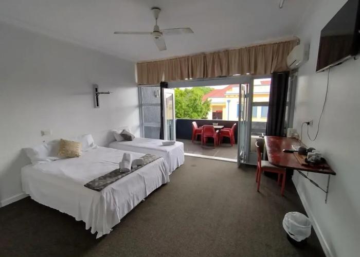 Ayr Hotel