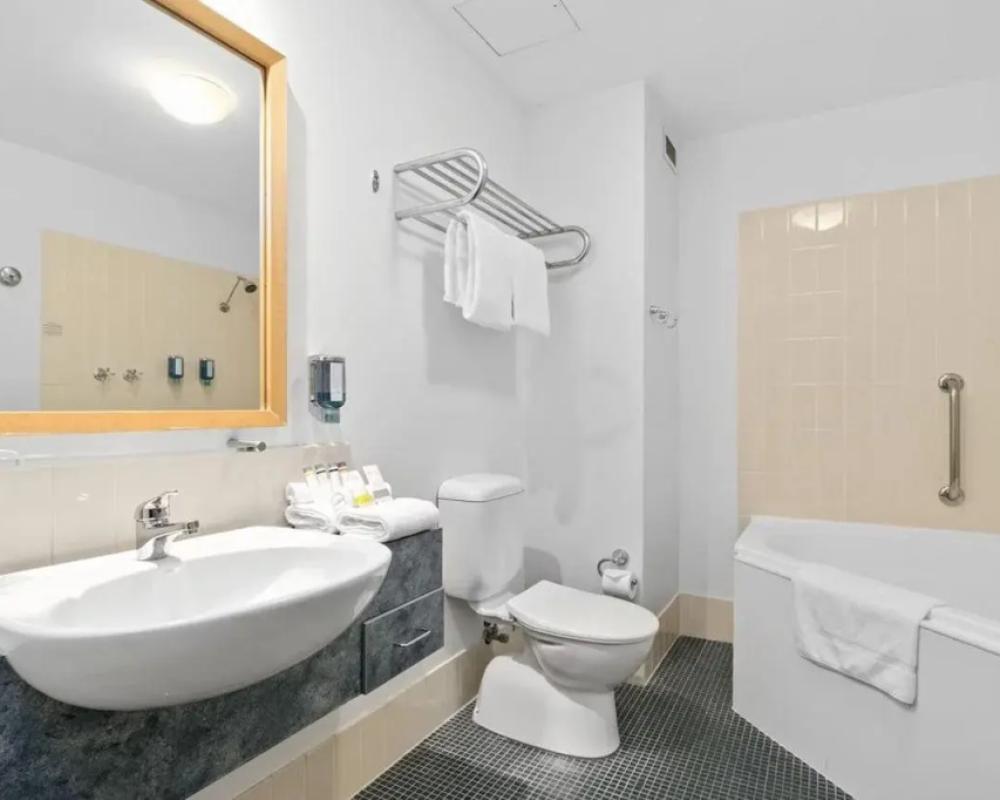 фото Quality Hotel Dickson