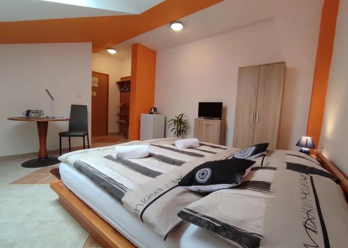 Hotel 28