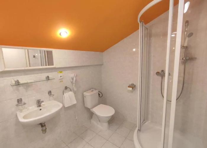 Hotel 28
