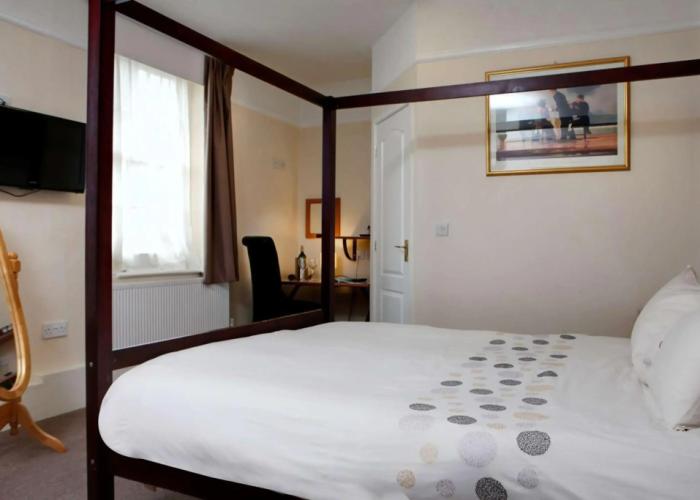 Deincourt Hotel