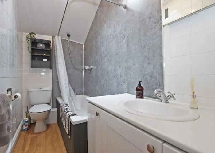 Compton House Snug