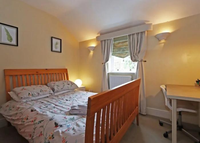 Compton House Snug