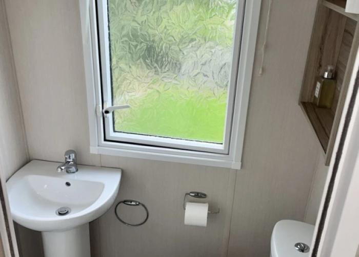 Homely 2 bed Chalet Tuxford