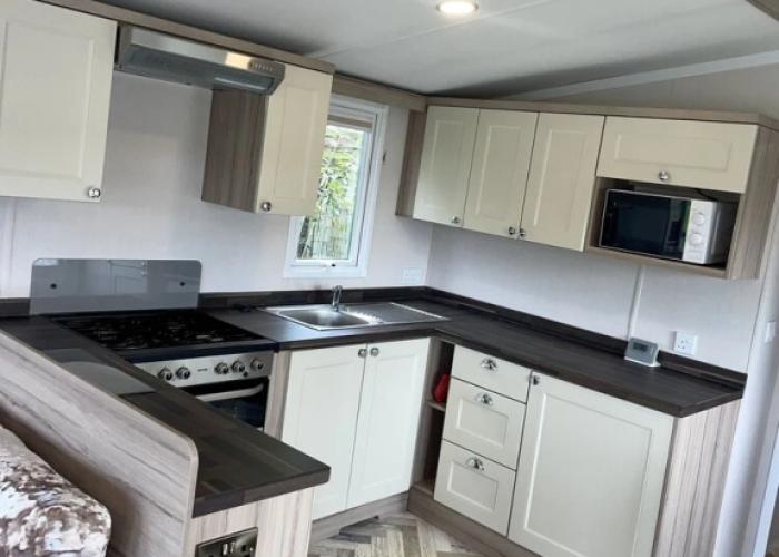 Homely 2 bed Chalet Tuxford