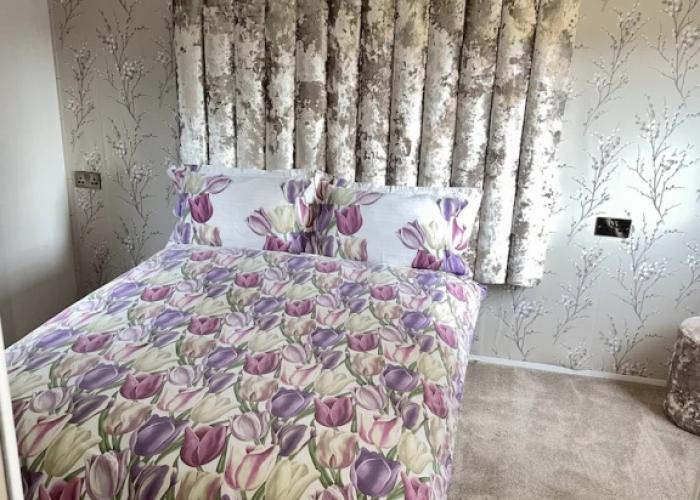 Homely 2 bed Chalet Tuxford