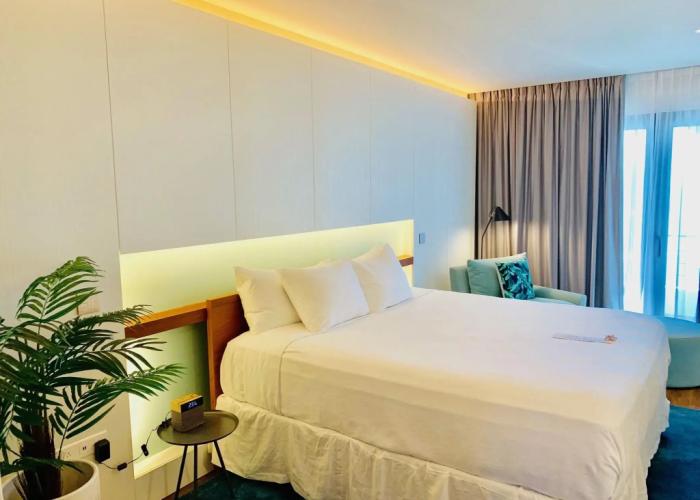 Holland House Beach Hotel