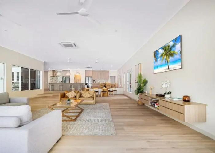 Majestic Manor Stylish Super Home Pool BBQ