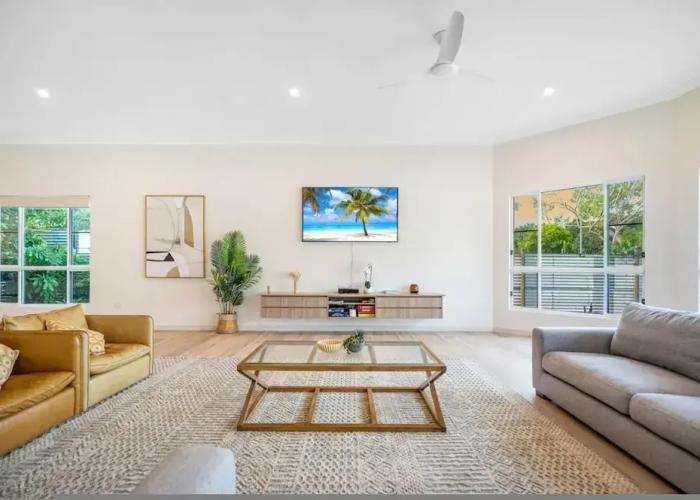 Majestic Manor Stylish Super Home Pool BBQ