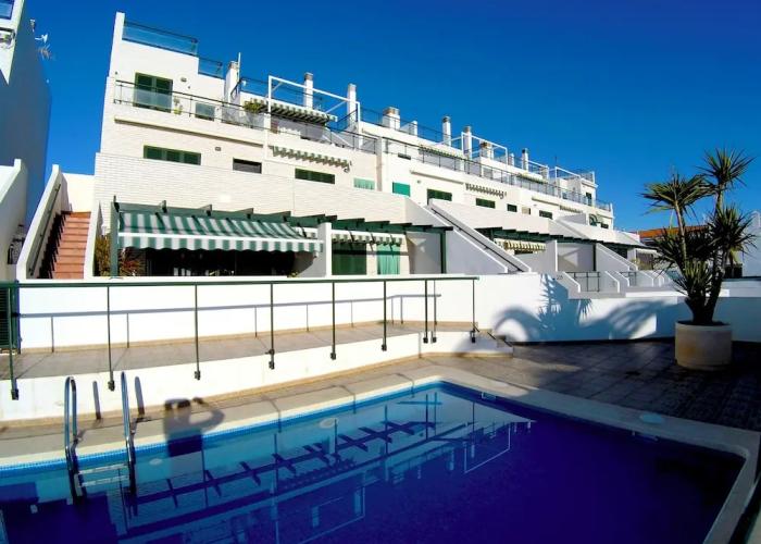 Apartamentos LA PARRETA PRIMERA LÍNEA
