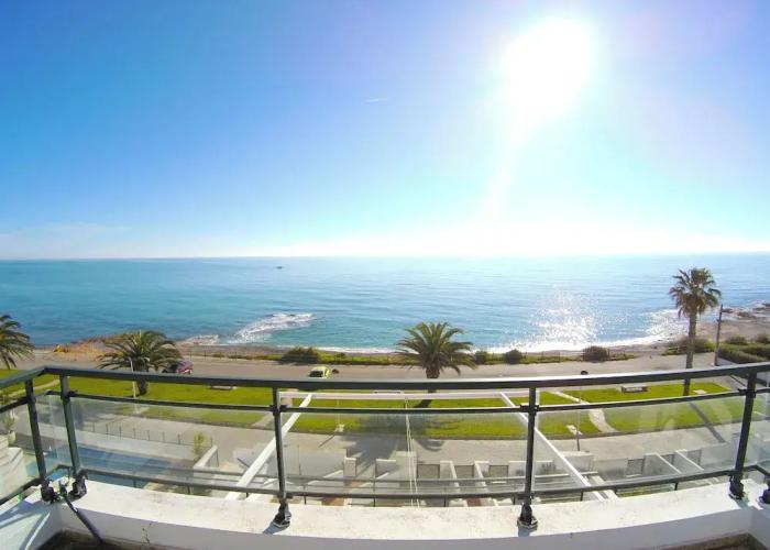Apartamentos LA PARRETA PRIMERA LÍNEA