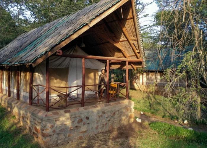 Sentrim Mara Game Lodge