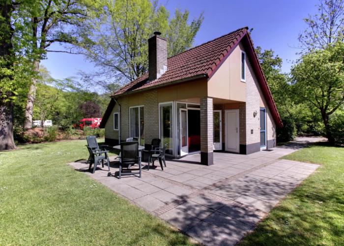 Cozy Holiday Home with Garden near Zwolle