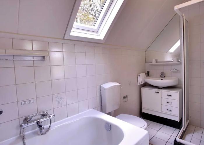 Cozy Holiday Home with Bubble Bath near Zwolle