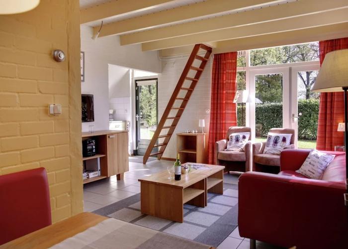 Cozy Holiday Home with Bubble Bath near Zwolle