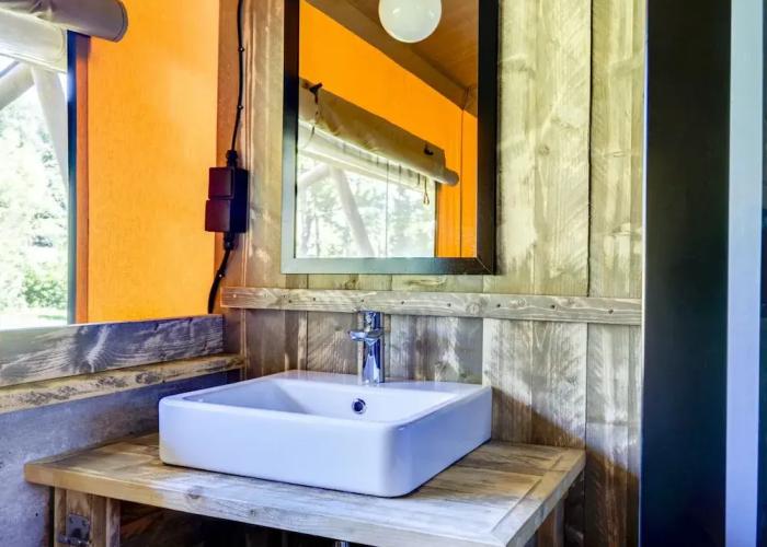 Glamping Tent With Kitchen Near Zwolle