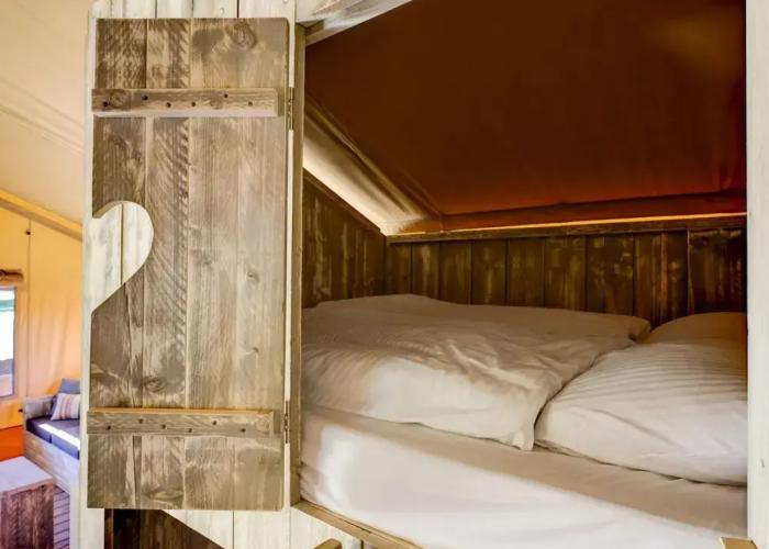 Glamping Tent With Kitchen Near Zwolle