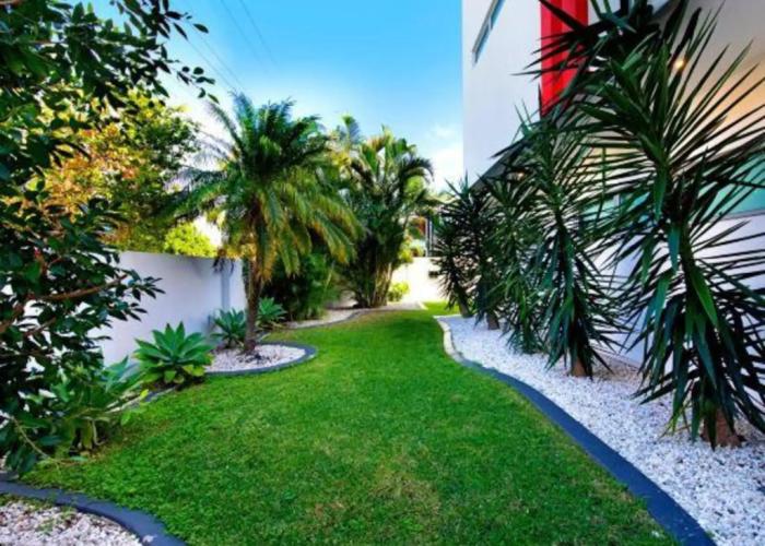 Luxico Majestic Palms (Heated Pool)