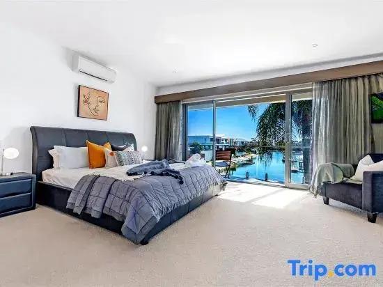 Tropical Dreaming (Heated Pool)