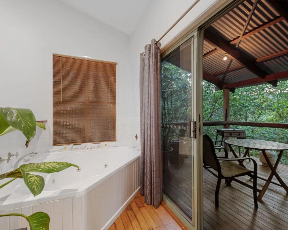 фото Hunchy Hideaway