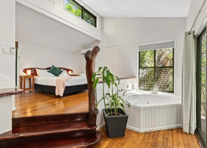 Hunchy Hideaway