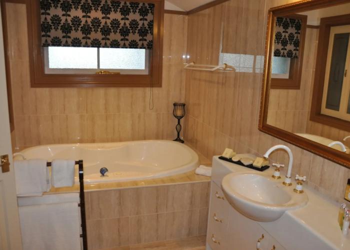 Bli Bli House Riverside Retreat