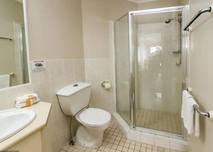 White Crest Apartments