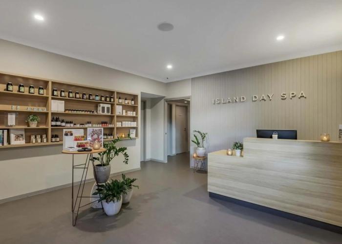 Kingfisher Bay Resort