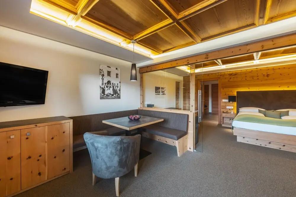 Maraias Luxury Suites & Apartments