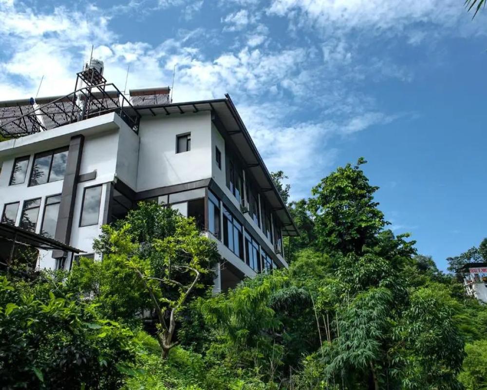 Haut Monde Hill Stream Resort and Spa