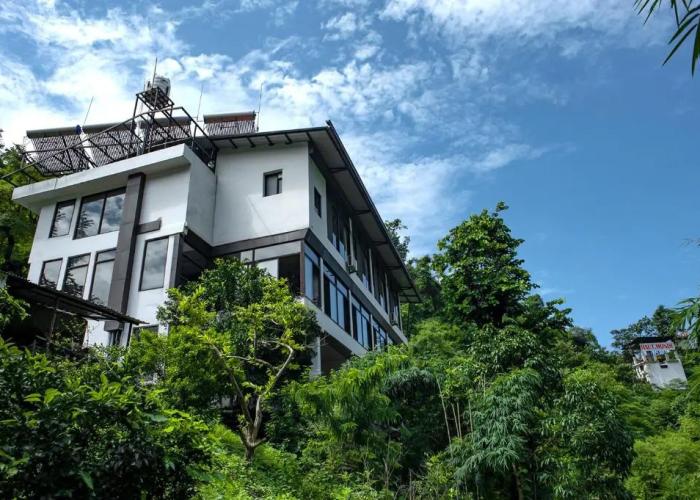 Haut Monde Hill Stream Resort and Spa