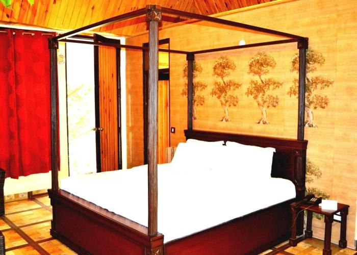 Pyramid Home Divine