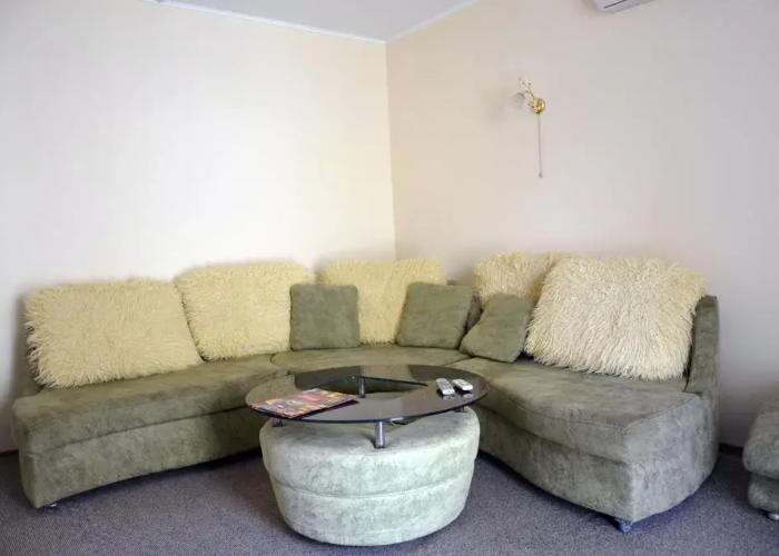 Alyana Guest House