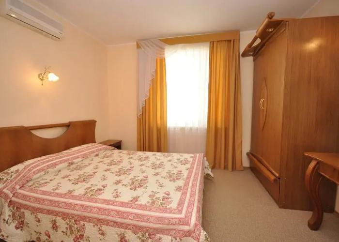 Alyana Guest House