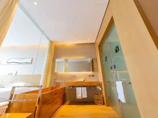 Divine Land Hotel