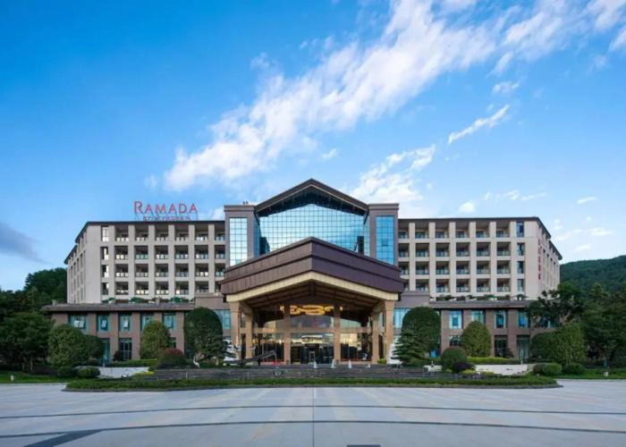 Ramada by Wyndham Guangyuan Zengjiashan Resort