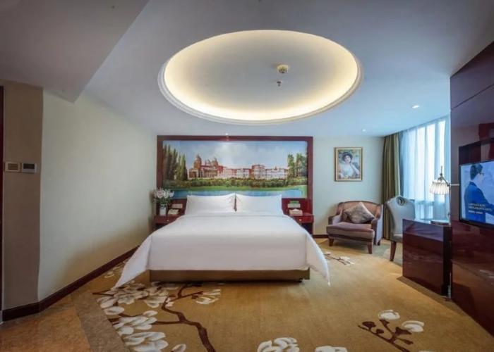 Lvzhou Meijing International Hotel