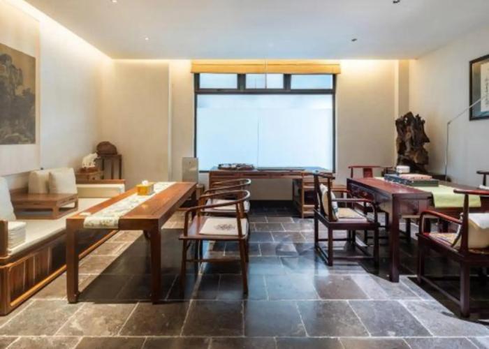 Shiyan Jiahua Holiday Hotel (Wuyan Shopping Mall People's Hospital Branch)