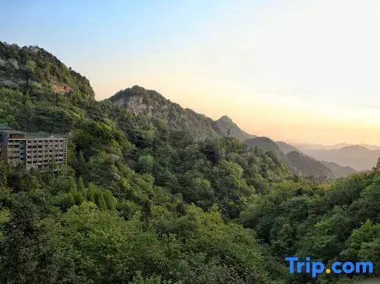 Top Zero Hotel