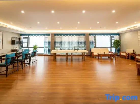 Qiongtai Hotel