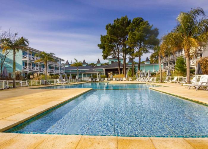 Howard Johnson Hotel & Convention Center Madariaga - Carilo